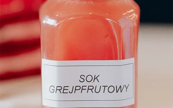 Butelka soku grejpfrutowego